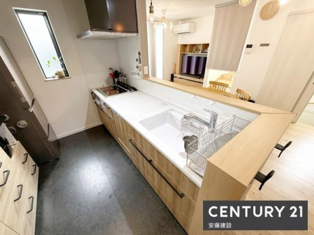 �L�b�`���@�y�@�L�b�`���{�H��@�@/�@Kitchen�@�z
��ƃX�y�[�X�Ǝ��[�X�y�[�X����������m�ۂ����L�X�I�[�v���L�b�`��
IH�N�b�L���O�q�[�^�[�E�H��@���ځI