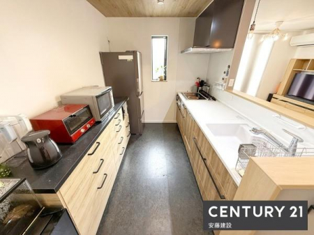 �L�b�`���@�y�@�L�b�`���{�H��@�@/�@Kitchen�@�z
�������̎󂯓n�����X���[�Y�ȑΖʎ��I
�①�ɁA�H��I��u���Ă������̎ז��ɂȂ�Ȃ���Ƃ�̋��