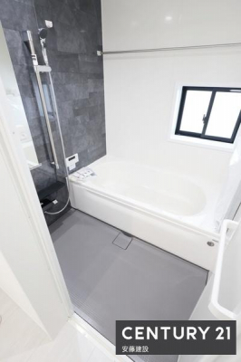 �����@�y�@�����@/�@Bathroom�@�z
�������Ǝ����̃o�X�^�C�����߂��������Ȑ��������闁��
�z�X�N���[����������Ă���A�J�̓��ł��������������\