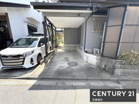 ���ԏ�@�y�@���ԏ�@/�@parking�@�z
����2��\�ȃX�y�[�X
����������ł������J�[�|�[�g�t�����ԏꊮ��