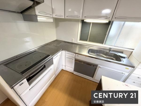�L�b�`���@�y�@�L�b�`���@/�@Kitchen�@�z
�������ɏW���ł���Ɨ��^�L�b�`��
IH�̂��ߓ��X�̂�����ꂪ���N���N