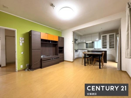 ���r���O�@�y�@���r���O�@/�@21.5���@�z
�Ƒ��݂�Ȃ�������肭�낰������LDK
�_�C�j���O�ƃv���C�x�[�g��Ԃ𕪂��ă��C�A�E�g�\�Ȃ�Ƃ�̍L��