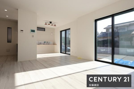 ���r���O�@�Ԓʂ�̏��Ȃ��ՐÂȏZ��X�ł̂т̂ѕ�点�闧�n