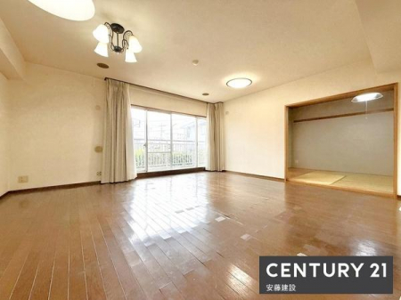 ���r���O�@�y�@���r���O�@/�@18.9���@�z
�Ƒ��݂�Ȃ�������肭�낰������LDK
�_�C�j���O�ƃv���C�x�[�g��Ԃ𕪂��ă��C�A�E�g�\�Ȃ�Ƃ�̍L��