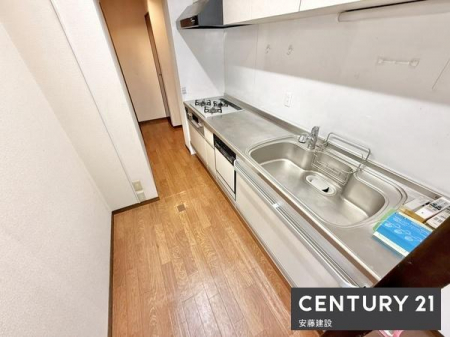 �L�b�`���@�y�@�L�b�`���@/�@Kitchen�@�z
�������ɏW���ł���Ɨ��^�L�b�`��
���r���O������L������o����ł���֗��ȓ����݌v�I
�Ǝ����Z�ɕ֗��ȐH��@�t��