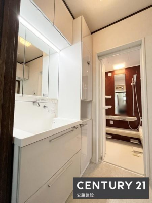 ���ʑ�E���ʏ��@�y�@���ʏ��@/�@Washroom�@�z
�g�x�x�̂��₷���Ɨ����ʉ��ϑ䊮��
����������[�\�ŕ����U�炩�炸�Y��ɕۂĂ܂��I
�N�b�V�����t���A���֍ς�
