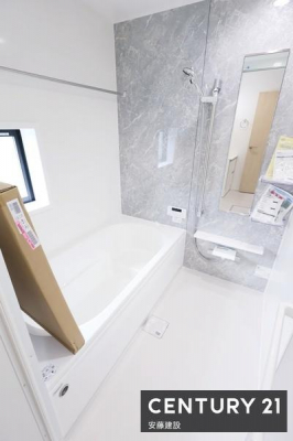 �����@�y�@�����@/�@Bathroom�@�z
�������Ǝ����̃o�X�^�C�����߂��������Ȑ��������闁��
�z�X�N���[����������Ă���A�J�̓��ł��������������\