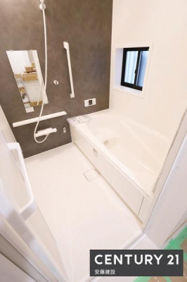 �����@�y�@�����@/�@Bathroom�@�z
�z�e���̂悤�ȏ㎿�ȃf�U�C���̃V�X�e���o�X
�����g�[�����@��������Ă��芷�C���₷���A�~��͉ߓx�ȉ��x����h���܂�