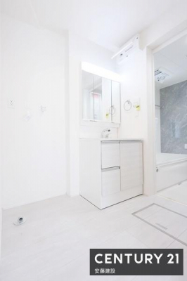 ���ʑ�E���ʏ��@�y�@���ʏ��@/�@Washroom�@�z
������������ʏ��́A�Ƒ��݂�Ȃ����K�Ɏg����悤�z�����ꂽ���
�o�^�o�^�������Ȓ��̎��Ԃ��A��Ƃ�������ĉ߂����܂��I