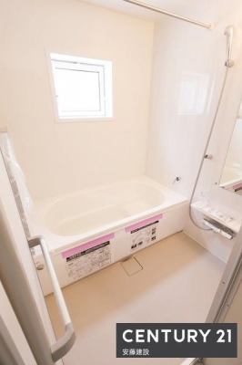 �����@�y�@�����@/�@Bathroom�@�z
����̔���������߂̐S�n�悢�o�X�^�C��
���������@��������Ă��芷�C���₷���A�~��͉ߓx�ȉ��x����h���܂�