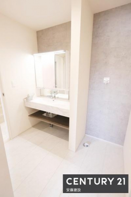 ���ʑ�E���ʏ��@�y�@���ʏ��@/�@Washroom�@�z
�t���t���b�g�Ȑ��ʉ��ϑ䊮���̐��ʏ��I�L���X�^�[�t���̂����Ȃǂ��u���ĕ֗��ȃI�[�v�����[�d�l
