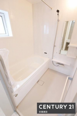 �����@�y�@�����@/�@Bathroom�@�z
�������Ǝ����̃o�X�^�C�����߂��������Ȑ��������闁��
�z�X�N���[����������Ă���A�J�̓��ł��������������\