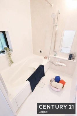 �����@�y�@�����@/�@Bathroom�@�z
�������Ǝ����̃o�X�^�C�����߂��������Ȑ��������闁��
�z�X�N���[����������Ă���A�J�̓��ł����������\�I