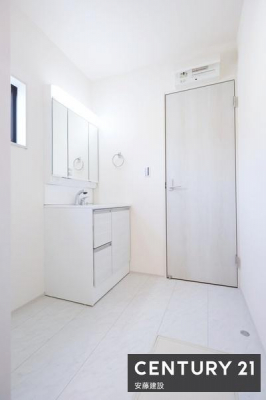 ���ʑ�E���ʏ��@�y�@���ʏ��@/�@Washroom�@�z
���ʏ��͖Z���������X�g���X�t���[�ɐg�x�x�ł������ȋ��
���󂯂��L���g������̗ǂ����ʉ��ϑ�́A���ϕi��|���p��Ȃǂ����܂��ĕ֗��ł��I