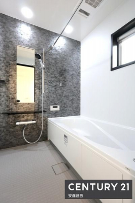�����@�y�@�����@/�@Bathroom�@�z
�����Ղ�̂����ɂ������Z���ꂻ���Ȃ�Ƃ�̗���
�����g�[�����@��������Ă��芷�C���₷���A�~��͉ߓx�ȉ��x����h���܂�