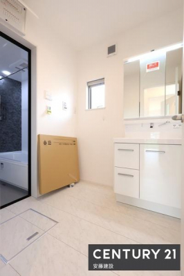 ���ʑ�E���ʏ��@�y�@���ʏ��@/�@Washroom�@�z
������������ʏ��́A�Z���������X�g���X�t���[�ɐg�x�x�ł������ȋ��
���[�͂̂���O�ʋ��Ɨ����ʑ䊮���ŎU�炩�肪���Ȑ��ʏ����Y��ɕۂĂ܂�