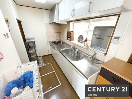 �L�b�`���@�y�@�L�b�`���@/�@Kitchen�@�z
���[�ƍ�ƃX�y�[�X���m�ۂ����V�X�e���L�b�`���I
��������M��ɂ�����������ɂ����݌v