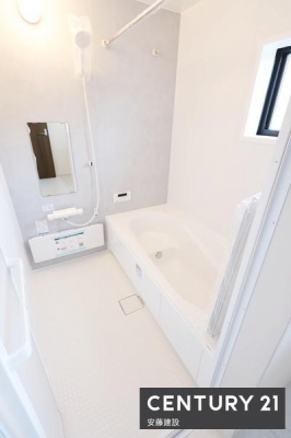 �����@�y�@�����@/�@Bathroom�@�z
�z�e���̂悤�ȏ㎿�ȃf�U�C���̃V�X�e���o�X
�����g�[�����@��������Ă��芷�C���₷���A�~��͉ߓx�ȉ��x����h���܂�