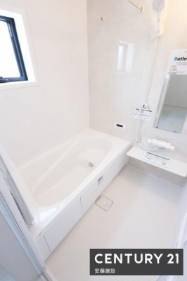 �����@�y�@�����@/�@Bathroom�@�z
�z�e���̂悤�ȏ㎿�ȃf�U�C���̃V�X�e���o�X
�����g�[�����@��������Ă��芷�C���₷���A�~��͉ߓx�ȉ��x����h���܂�