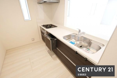 �L�b�`���@�y�@�L�b�`���@/�@Kitchen�@�z
���[�ƍ�ƃX�y�[�X���m�ۂ����Ζʎ��V�X�e���L�b�`��
�_�C�j���O�e�[�u����J�E���^�[����u���΂������̎�n�����X���[�Y�I