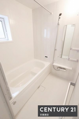�����@�y�@�����@/�@Bathroom�@�z
�������Ǝ����̃o�X�^�C�����߂��������Ȑ��������闁��
�z�X�N���[����������Ă���A�J�̓��ł����������\�I