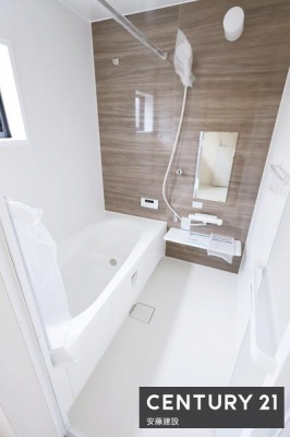 �����@�y�@�����@/�@Bathroom�@�z
�������Ǝ����̃o�X�^�C�����߂��������Ȑ��������闁��
�z�X�N���[����������Ă���A�J�̓��ł��������������\