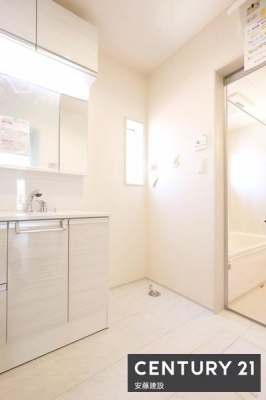 ���ʑ�E���ʏ��@�y�@���ʏ��@/�@Washroom�@�z
���ʏ��͖Z���������X�g���X�t���[�ɐg�x�x�ł������ȋ��
���󂯂��L���g������̗ǂ����ʉ��ϑ�́A���ϕi��|���p��Ȃǂ����܂��ĕ֗��ł��I