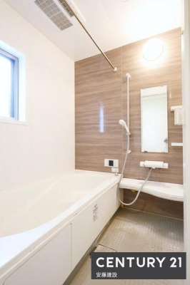 �����@�y�@�����@/�@Bathroom�@�z
�������Ǝ����̃o�X�^�C�����߂��������Ȑ��������闁��
�z�X�N���[����������Ă���A�J�̓��ł����������\�I