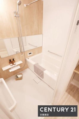 �����@�y�@�����@/�@Bathroom�@�z
�z�e���̂悤�ȏ㎿�ȃf�U�C���̃V�X�e���o�X
�z�X�N���[����������Ă���A�J�̓��ł����������\