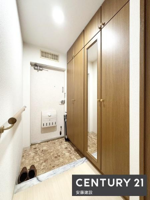 ���[�@�y�@���֎��[�@�z
�U�炩�肪���ȌC��A�㒅�E������������Еt���N���[�[�b�g�^���[�����I