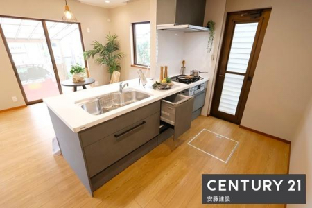 �L�b�`���@�y�@�L�b�`���@/�@Kitchen�@�z
���r���O�����n����J���I�ȃI�[�v���L�b�`���ŁA�������̎󂯓n�����X���[�Y�I
�Ǝ����Z�ɖ𗧂H��@�t��
���Ƌ�͉��i�Ɋ܂܂�܂���