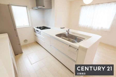 �L�b�`���@�y�@�L�b�`���@/�@Kitchen�@�z
���q�l�������Ȃ���A�e���r���y���݂����ł���J���I�ȃI�[�v���L�b�`��
�������̕Еt����^�яo�������₷���֗��Ȑ݌v