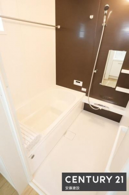 �����@�y�@�����@/�@Bathroom�@�z
�������Ǝ����̃o�X�^�C�����߂��������Ȑ��������闁��
�z�X�N���[����������Ă���A�J�̓��ł��������������\