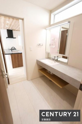 ���ʑ�E���ʏ��@�y�@���ʏ��@/�@Washroom�@�z
�L���ƈ�̉������J���I�Ȑ��ʃX�y�[�X�́A���������ɔz�������݌v
�t���t���b�g�Ȑ��ʉ��ϑ䊮���I�L���X�^�[�t���̂����Ȃǂ��u���ĕ֗��ȃI�[�v�����[�d�l