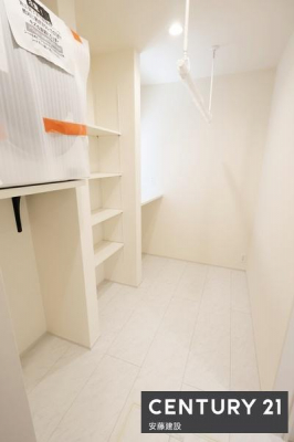 ���ʑ�E���ʏ��@�y�@�E�ߏ��@/�@Washroom�@�z
�����h���[���[���Ɛ��ʂ𕪂����݌v�ŁA�ƒ���ł̃v���C�x�[�g�����m�ۂł���d�l
��������Ǝ����������W�������֗̕��ȋ�ԁI