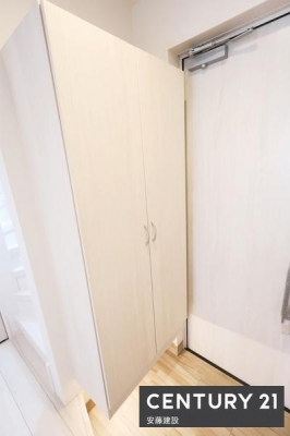 ���[�@�y�@�V���[�Y�{�b�N�X�@�z
�U�炩�肪���Ȍ��ւ���������Еt���V���[�Y�{�b�N�X����