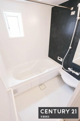�����@�y�@�����@/�@Bathroom�@�z
�������Ǝ����̃o�X�^�C�����߂��������Ȑ��������闁��
�z�X�N���[����������Ă���A�J�̓��ł����������\�I