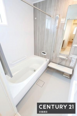 �����@�y�@�����@/�@Bathroom�@�z
�������Ǝ����̃o�X�^�C�����߂��������Ȑ��������闁��
���������@��������Ă��芷�C���₷���A�~��͉ߓx�ȉ��x����h���܂�