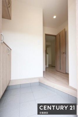 ���ց@�y�@���ց@/�@entrance�@�z
�Z�ސl�𖈓�������}�������A�������̂��錺��
�U�炩�肪���Ȍ��ւ���������Еt���V���[�Y�{�b�N�X�����I