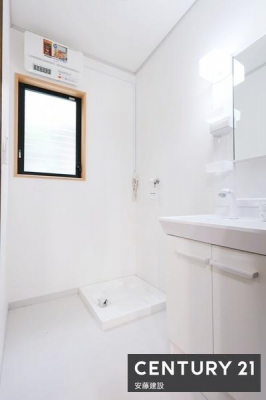 ���ʑ�E���ʏ��@�y�@���ʏ��@/�@Washroom�@�z
������������ʏ��́A�Ƒ��݂�Ȃ����K�Ɏg����悤�z�����ꂽ���
