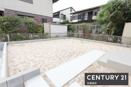��@�y�@��@/�@Garden�@�z
���֑O�Ɠ쑤�ɂ���X�y�[�X����
���u�X�y�[�X�ƃK�[�f���X�y�[�X�����Ďg�p���\