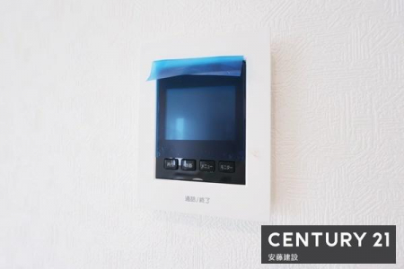 ���̑����ρ@�y�@TV���j�^�[�t���C���^�[�z���@�z
���K�҂̊���m�F���Ă��牞�΂ł��邽�߁A���q�l�����̂�����Ԏ������S�B
�^��@�\���ڂŁA���X�̃Z�L�����e�B�΍�Ƃ��ė���ɂȂ�ݔ��ł��I