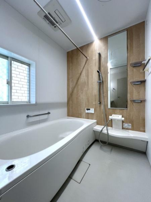 �����@�y�@�����@/�@Bathroom�@�z
�������Ǝ����̃o�X�^�C�����߂��������Ȑ��������闁��
���������@��������Ă��芷�C���₷���A�~��͉ߓx�ȉ��x����h���܂�