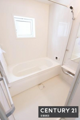 �����@�y�@�����@/�@Bathroom�@�z
����̔���������߂̐S�n�悢�o�X�^�C��
���������@��������Ă��芷�C���₷���A�~��͉ߓx�ȉ��x����h���܂�