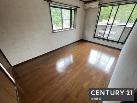 �Q���@�y�@�Q���@/�@7.5���@�z
�쓌�����o���R�j�[�ɖʂ��Ė��邭���������ȐQ���I�N���[�[�b�g����
���D�݂̉Ƌ��u���ăz�e�����C�N�ȋ�Ԃ��y���߂܂�