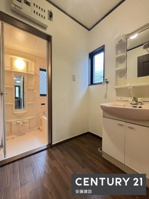 ���ʑ�E���ʏ��@�y�@���ʏ��@/�@Washroom�@�z
���ʏ��͖Z���������X�g���X�t���[�ɐg�x�x�ł������ȋ��