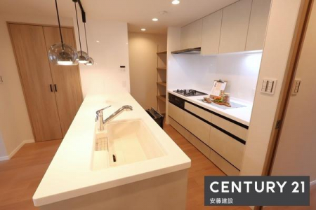�L�b�`���@�y�@�L�b�`���@/�@Kitchen�@�z
�����X�y�[�X�ƃV���N�������ꂽ�Z�p���[�g�L�b�`�����̗p�I
���C�����̗ǂ����������W�t�[�h�ŔM��ɂ�����������ɂ����݌v
