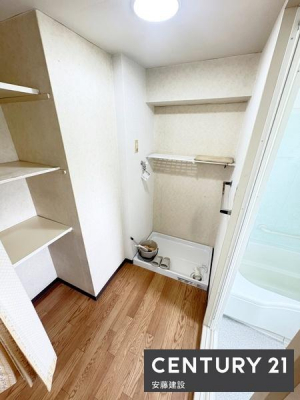 ���ʑ�E���ʏ��@�y�@���ʏ��@/�@Washroom�@�z
���[�I�����ł�������Еt�������Ƃ�̐��ʏ�
�J�[�e���Ő��ʑ�Ǝd�؂�΁A�ƒ���ł̃v���C�x�[�g���̊m�ۂ�������̐��ʑ�g�p���\