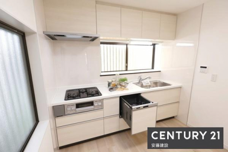�L�b�`���@�y�@�L�b�`���@/�@Kitchen�@�z
���[�ƍ�ƃX�y�[�X����������m�ۂ����V�X�e���L�b�`���I
���C�����̗ǂ����������W�t�[�h�ŔM��ɂ�����������ɂ����݌v