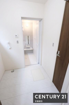 ���ʑ�E���ʏ��@�y�@�E�ߏ��@/�@Washroom�@�z
���邭��Ƃ肠��L���̒E�ߏ�
�K�X�������ŃK�X�����@�̓������\�ł�
���T�C�Y�����L�p